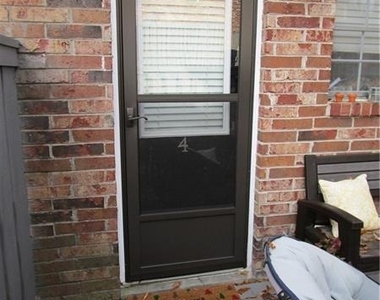 1235 Riverside Drive - Photo Thumbnail 27