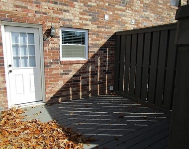 1235 Riverside Drive - Photo Thumbnail 26