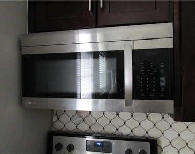 1235 Riverside Drive - Photo Thumbnail 10