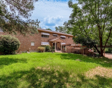 818 University Avenue - Photo Thumbnail 23
