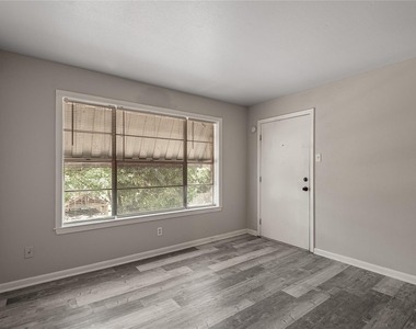818 University Avenue - Photo Thumbnail 8