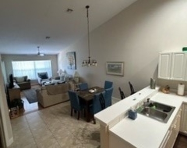 3685 Stone Way - Photo Thumbnail 4