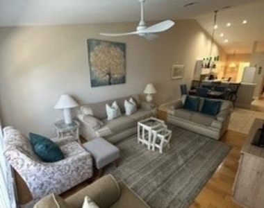 3685 Stone Way - Photo Thumbnail 6