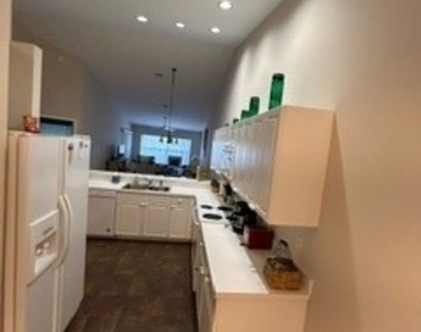 3685 Stone Way - Photo Thumbnail 3