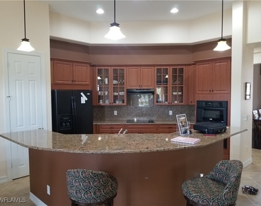 12501 Fairmont Drive - Photo Thumbnail 4