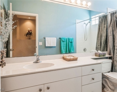 27080 Lake Harbor Court - Photo Thumbnail 12
