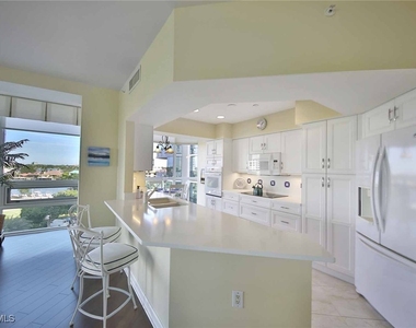 4255 Gulf Shore Boulevard N - Photo Thumbnail 4