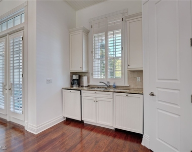 1551 Gulf Shore Boulevard S - Photo Thumbnail 14
