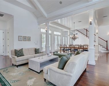 1551 Gulf Shore Boulevard S - Photo Thumbnail 9