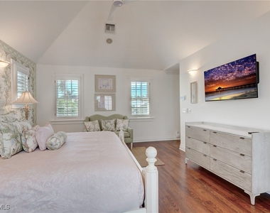 1551 Gulf Shore Boulevard S - Photo Thumbnail 40