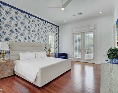 1551 Gulf Shore Boulevard S - Photo Thumbnail 22