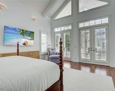 1551 Gulf Shore Boulevard S - Photo Thumbnail 27