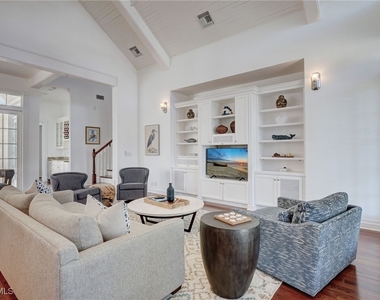 1551 Gulf Shore Boulevard S - Photo Thumbnail 18