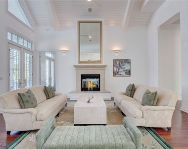 1551 Gulf Shore Boulevard S - Photo Thumbnail 8