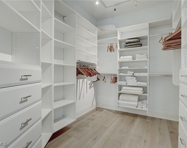 687 9th Avenue S - Photo Thumbnail 7