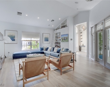 687 9th Avenue S - Photo Thumbnail 12