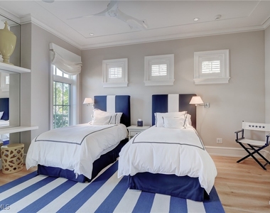 942 9th Avenue S - Photo Thumbnail 8