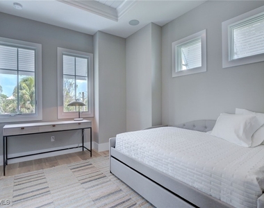 888 10th Avenue S - Photo Thumbnail 13