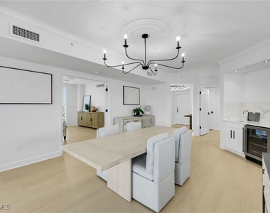 8720 Bay Colony Drive - Photo Thumbnail 10