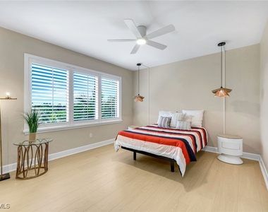 8720 Bay Colony Drive - Photo Thumbnail 16