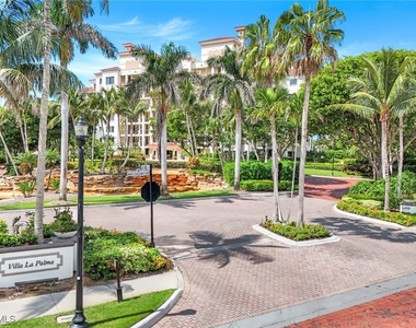8720 Bay Colony Drive - Photo Thumbnail 24