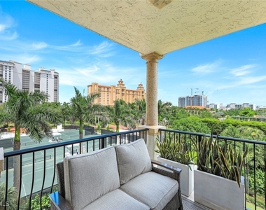 8720 Bay Colony Drive - Photo Thumbnail 20
