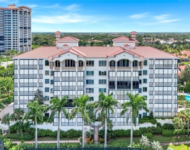 8720 Bay Colony Drive - Photo Thumbnail 29