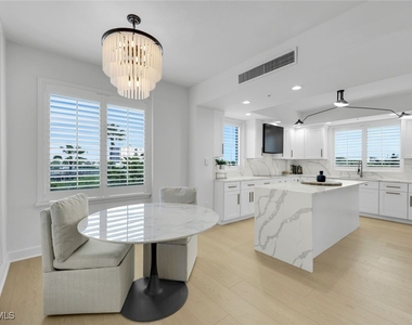 8720 Bay Colony Drive - Photo Thumbnail 11
