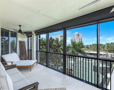 8720 Bay Colony Drive - Photo Thumbnail 23