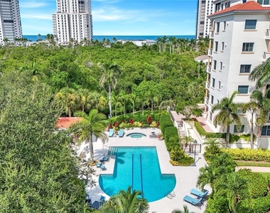 8720 Bay Colony Drive - Photo Thumbnail 25