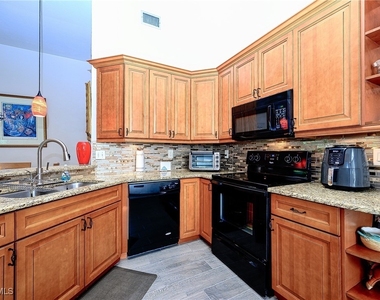 559 Beachwalk Circle - Photo Thumbnail 10