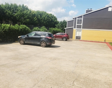 12511 Ashford Meadow Drive - Photo Thumbnail 16