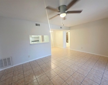 12511 Ashford Meadow Drive - Photo Thumbnail 4