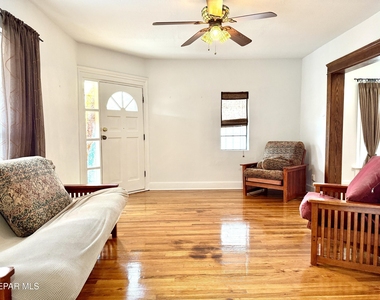 611 New York Avenue - Photo Thumbnail 4