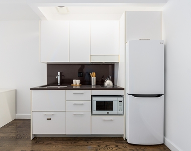 212 West 91st Street - Photo Thumbnail 3
