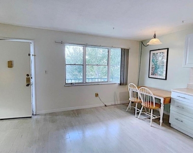 1200 Colonnades Drive - Photo Thumbnail 8