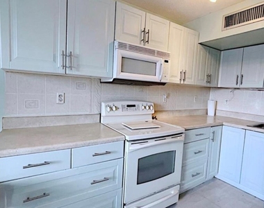 1200 Colonnades Drive - Photo Thumbnail 9