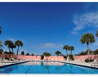 1200 Colonnades Drive - Photo Thumbnail 24