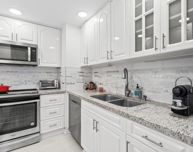 5600 N Flagler Drive - Photo Thumbnail 7