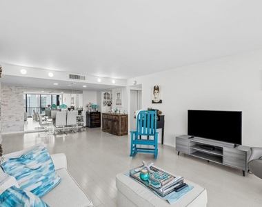 5600 N Flagler Drive - Photo Thumbnail 2