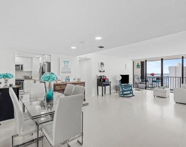 5600 N Flagler Drive - Photo Thumbnail 1