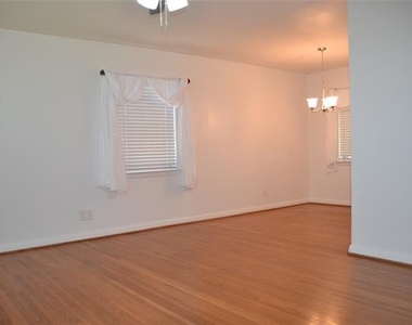 3879 Clover Lane - Photo Thumbnail 5