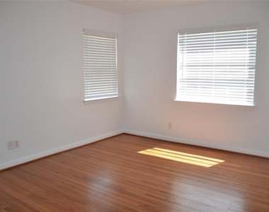 3879 Clover Lane - Photo Thumbnail 9