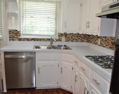3879 Clover Lane - Photo Thumbnail 2