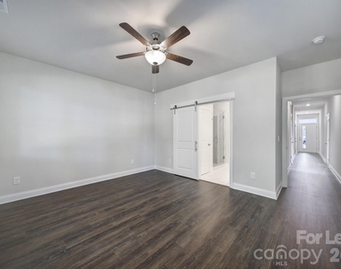 2432 Arty Avenue - Photo Thumbnail 6
