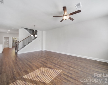 2432 Arty Avenue - Photo Thumbnail 15