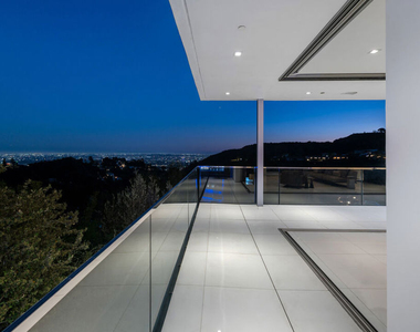 7080 W Mulholland Drive - Photo Thumbnail 12
