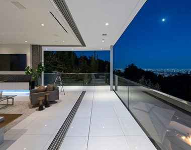 7080 W Mulholland Drive - Photo Thumbnail 11
