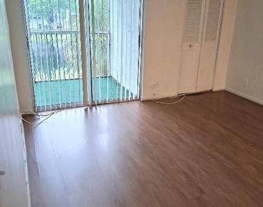 3301 Nw 47th Terrace - Photo Thumbnail 10