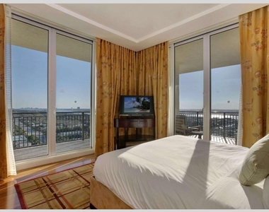 3800 N Ocean Drive N - Photo Thumbnail 12